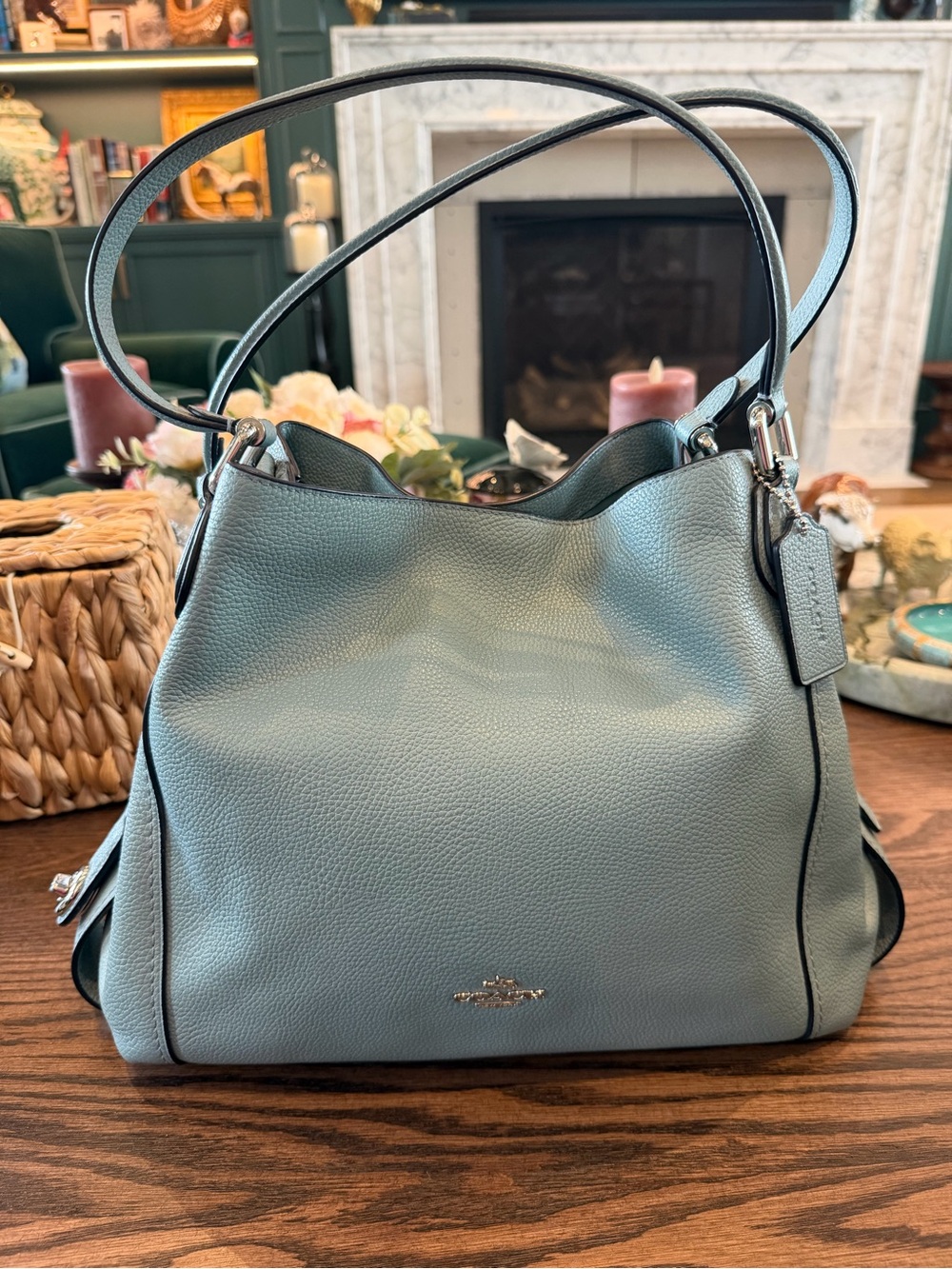 100% Authentic Coach Edie Pebbled Leather Shoulder Bag in the Colour Pool